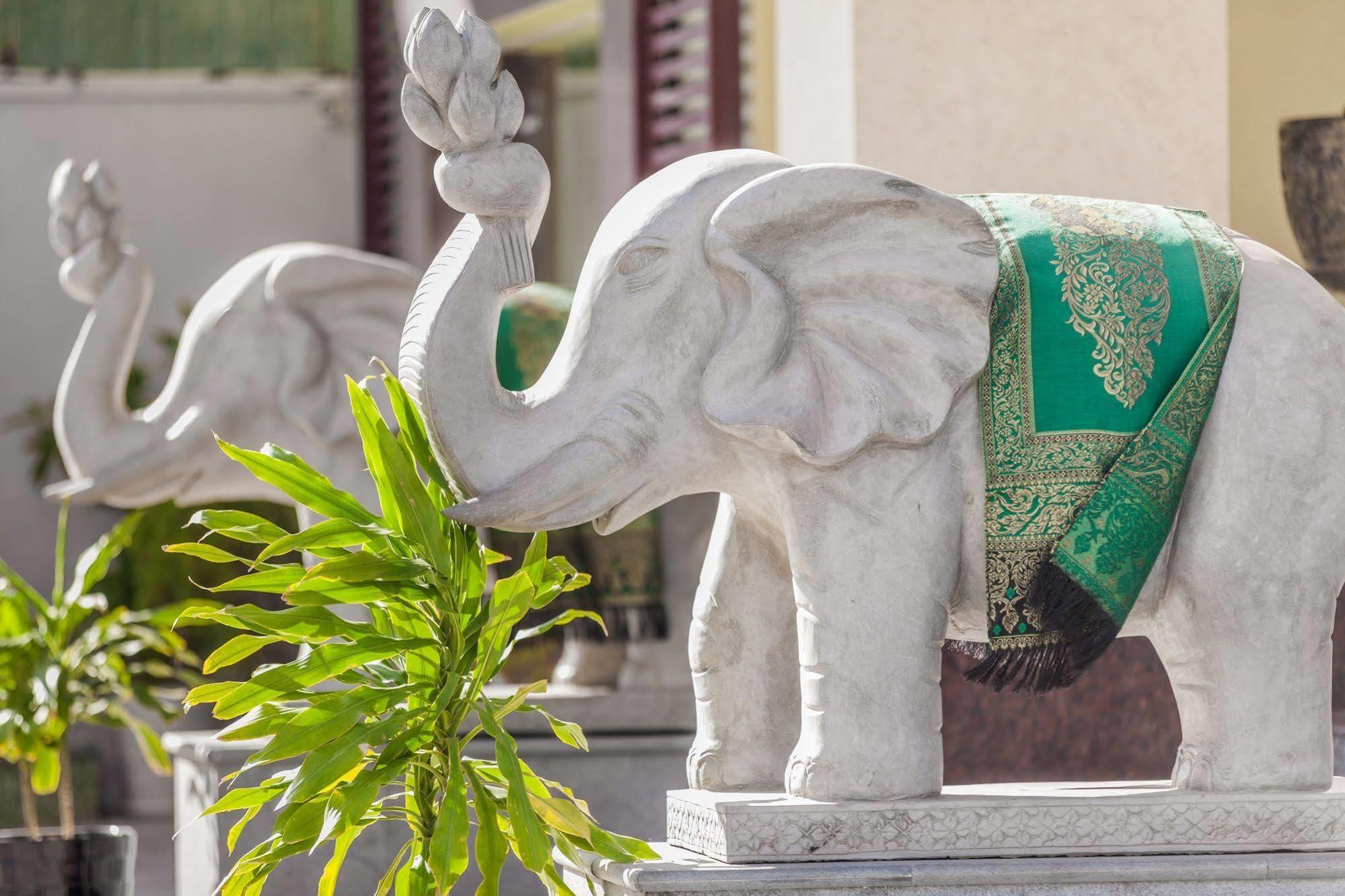 Green Palace Hotel พนมเปญ ภายนอก รูปภาพ