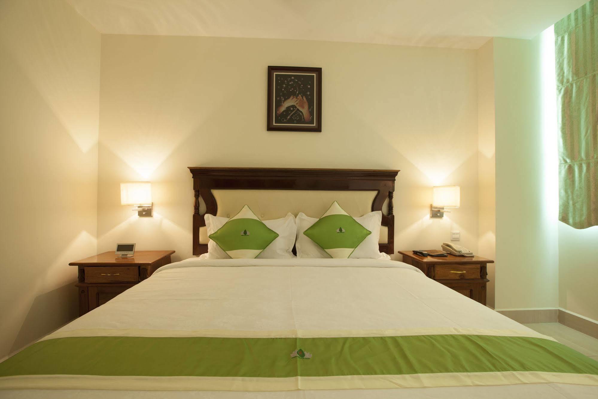 Green Palace Hotel พนมเปญ ภายนอก รูปภาพ
