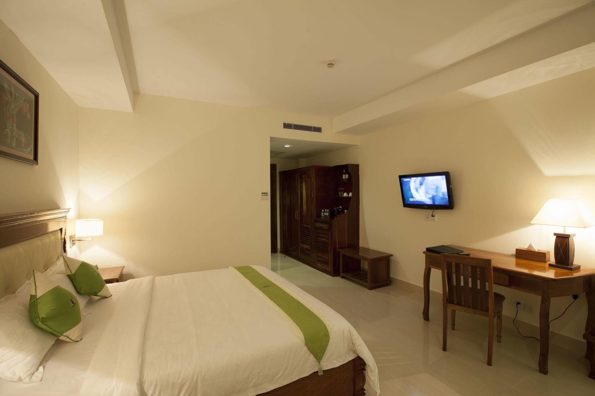 Green Palace Hotel พนมเปญ ภายนอก รูปภาพ