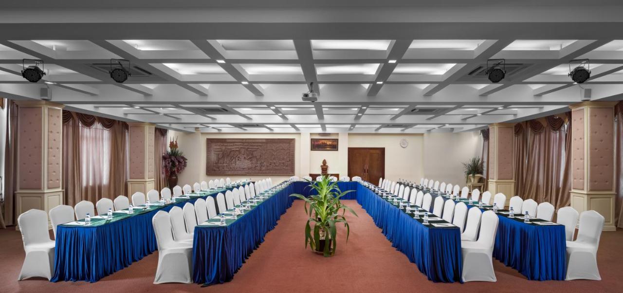 Green Palace Hotel พนมเปญ ภายนอก รูปภาพ