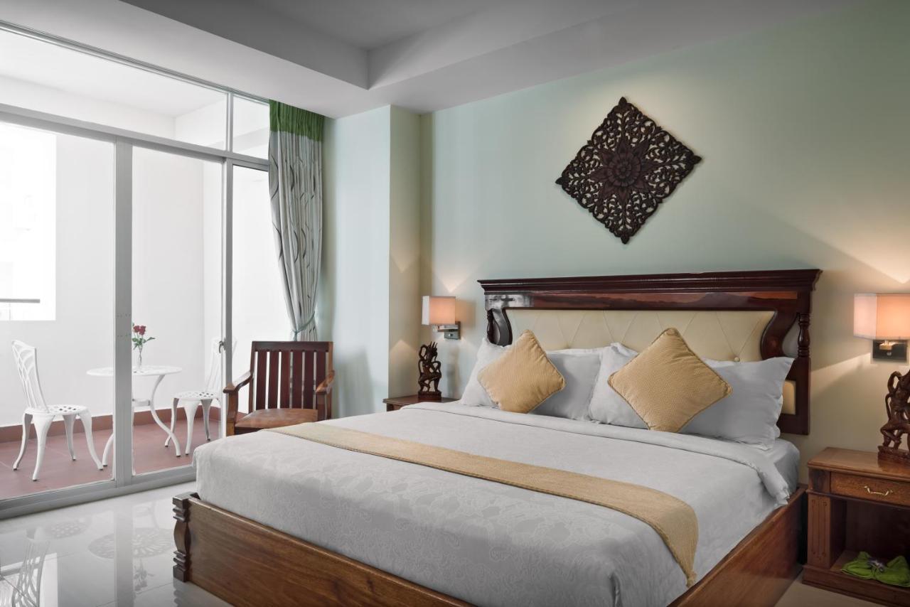 Green Palace Hotel พนมเปญ ภายนอก รูปภาพ